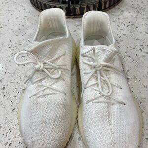 Yeezy Adidas Sneakers